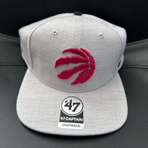 Toronto Raptors snap back hat (New with tags)